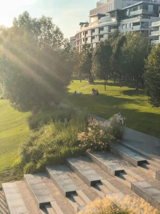 Free Garage Parking!!! Stylish Getaway In Prime Bratislava Location - By The Danube And Old Town Lägenhet Exteriör bild