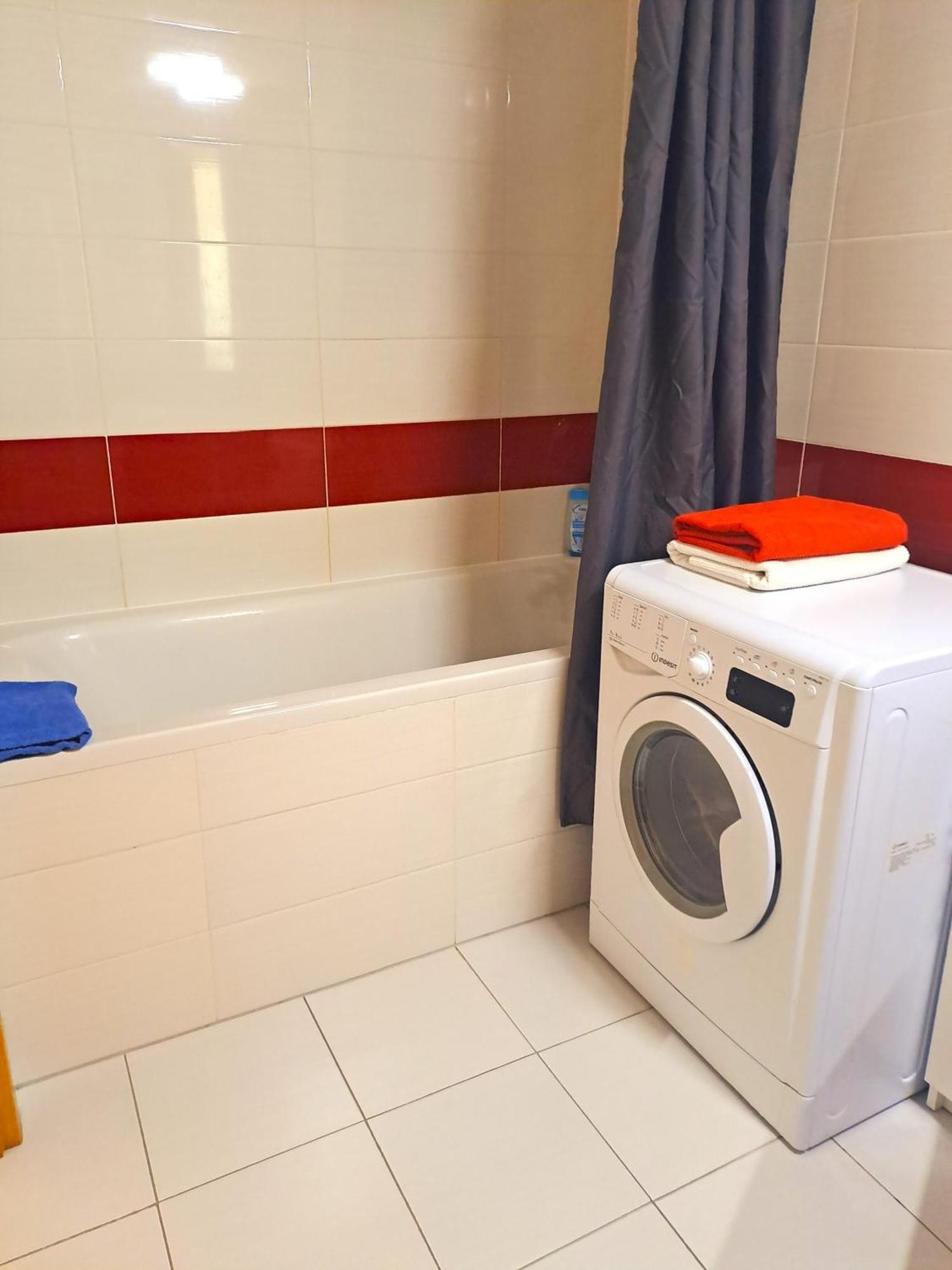 Stylish Getaway In Prime Bratislava Location - By The Danube And Old Town Lägenhet Exteriör bild