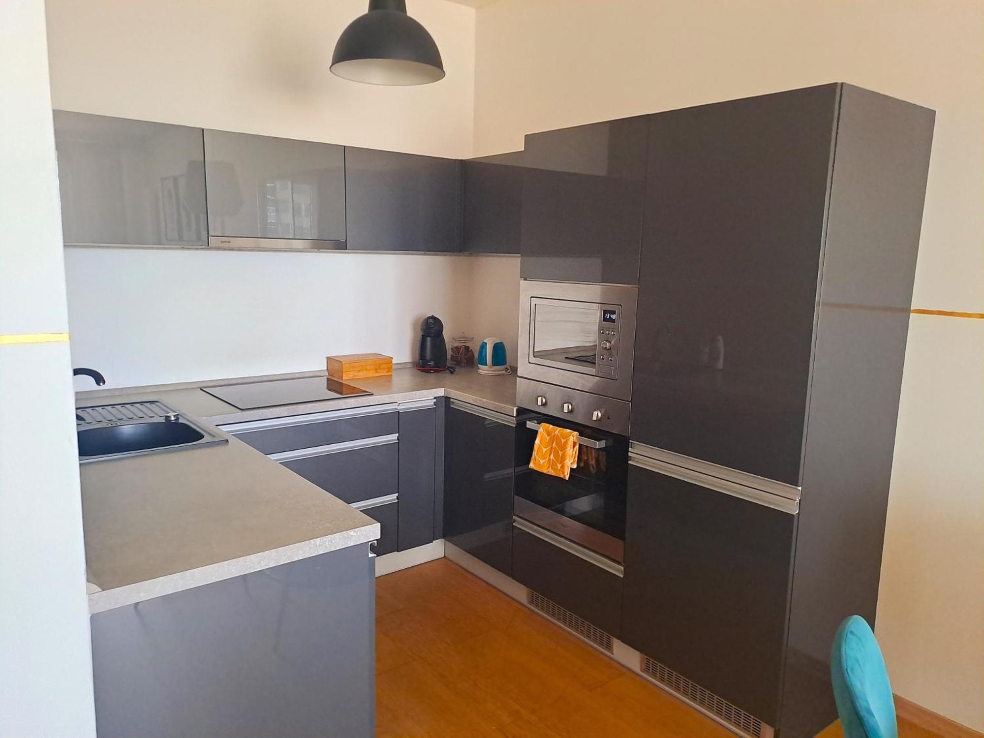 Stylish Getaway In Prime Bratislava Location - By The Danube And Old Town Lägenhet Exteriör bild